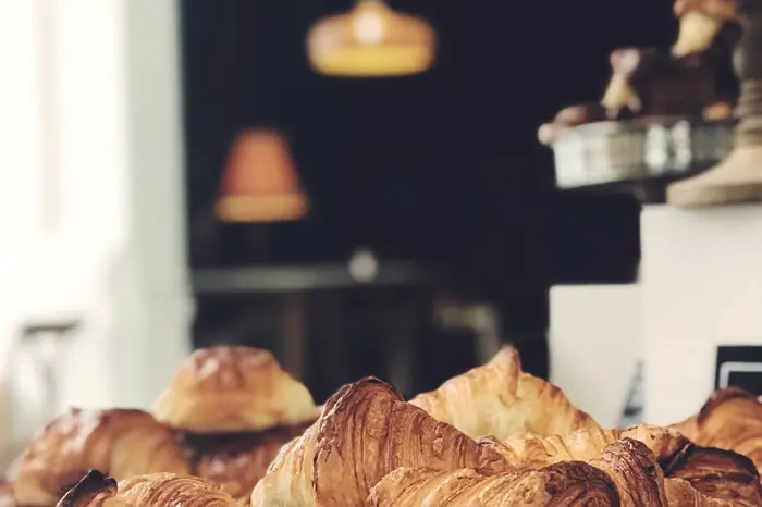 Croissant í bakka.